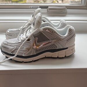 Nike Vomero 5 size 8